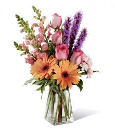 The Blushing Invitations Bouquet